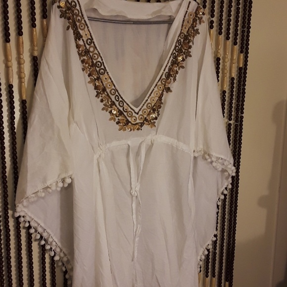 Flawed Cute Swimsuit cover up - Picture 2 of 5